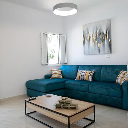 Taheli Riverside Townhouse In Tourist Area Paphos