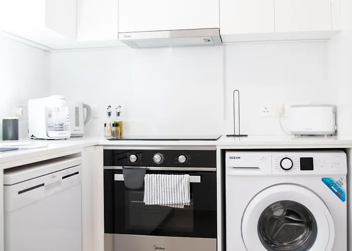 Villa Taheli Riverside Townhouse In Tourist Area