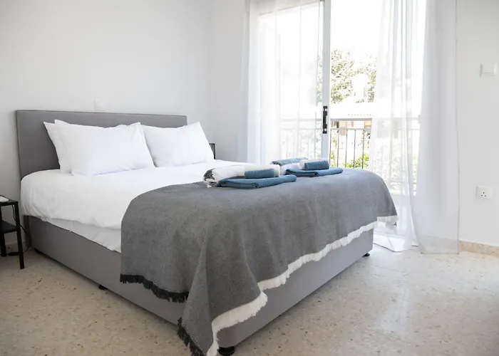 Villa Taheli Riverside Townhouse In Tourist Area *