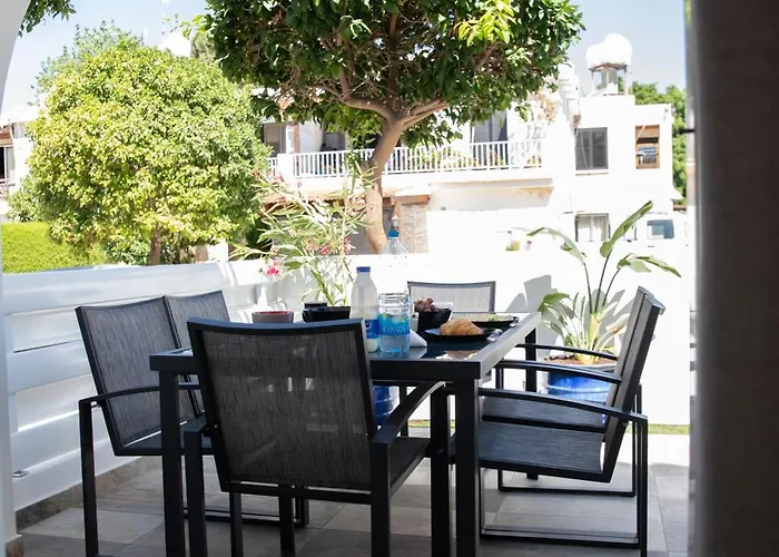 Vila Taheli Riverside Townhouse In Tourist Area Paphos