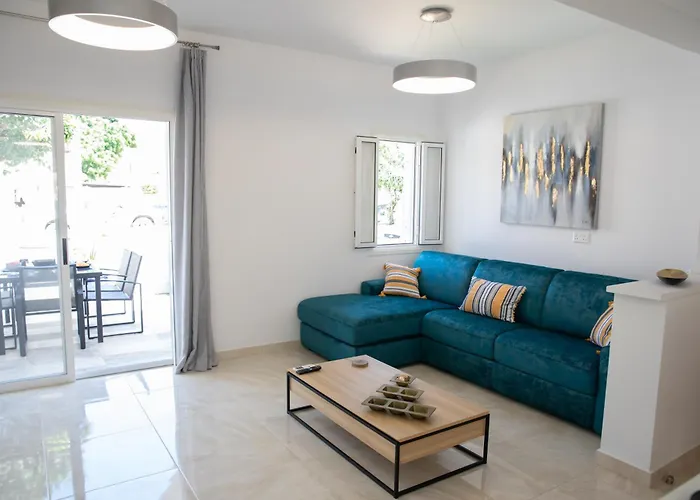 Villa Taheli Riverside Townhouse In Tourist Area