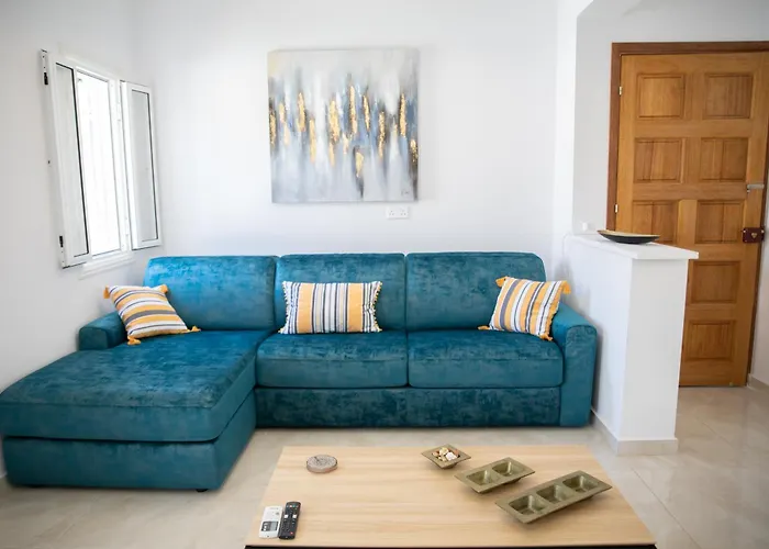 Villa Taheli Riverside Townhouse In Tourist Area *